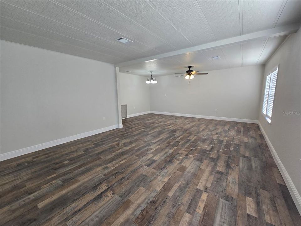 For Rent: $1,900 (3 beds, 2 baths, 1344 Square Feet)