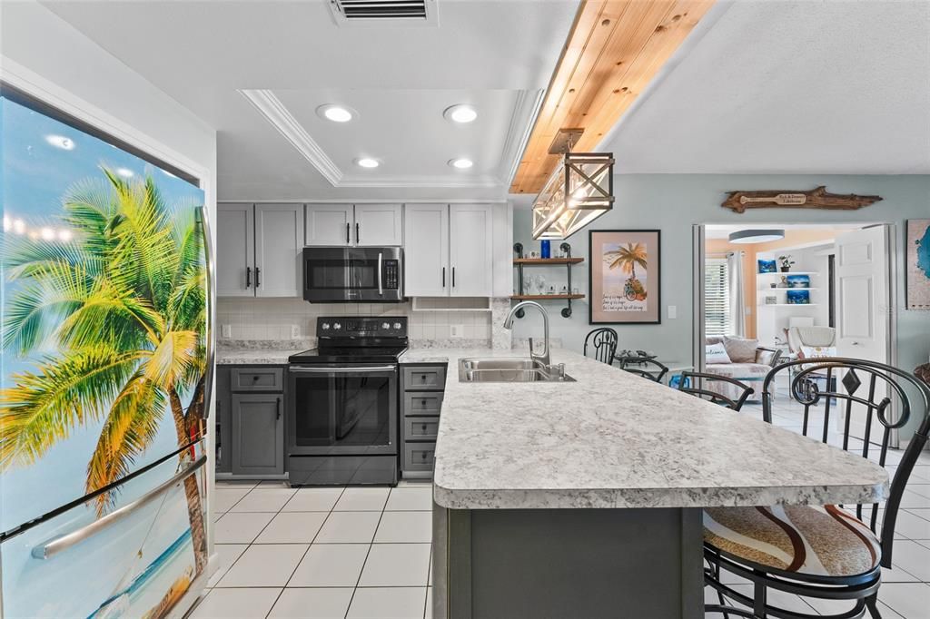 For Rent: $1,900 (1 beds, 1 baths, 755 Square Feet)