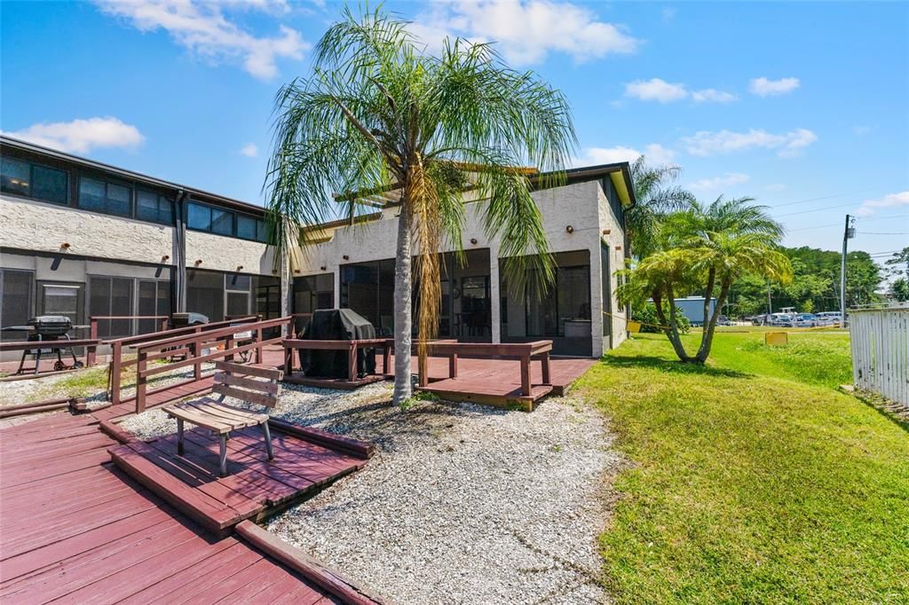 For Rent: $1,900 (1 beds, 1 baths, 755 Square Feet)