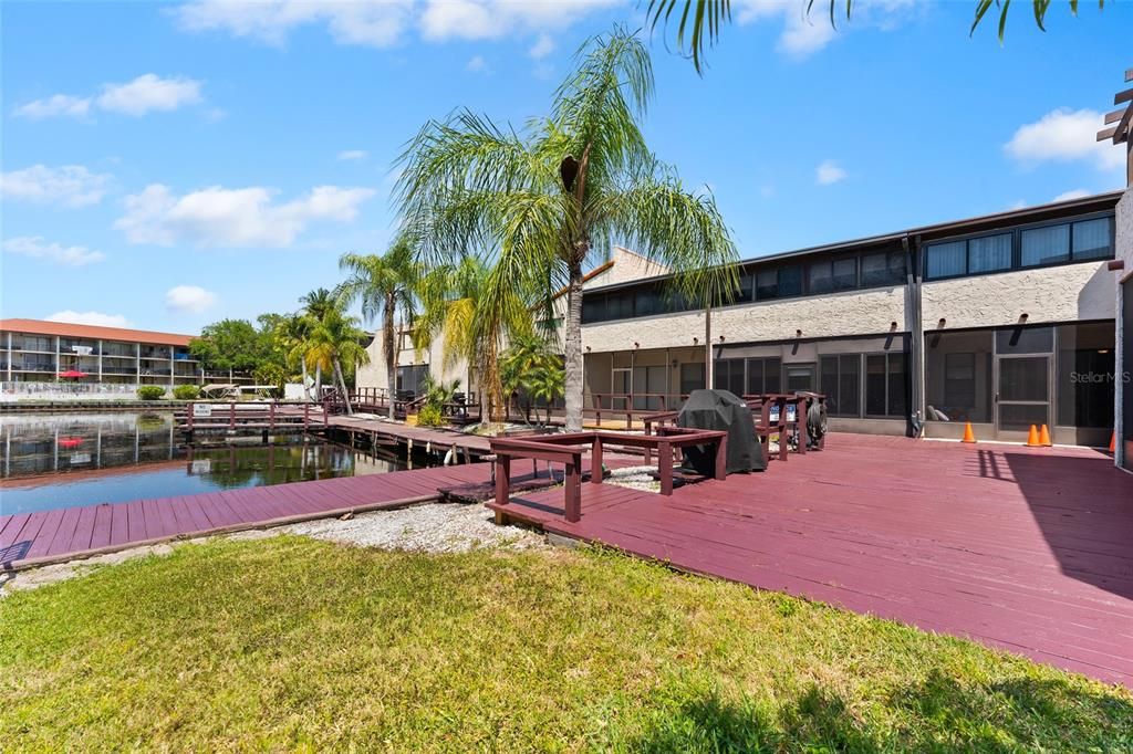 For Rent: $1,900 (1 beds, 1 baths, 755 Square Feet)