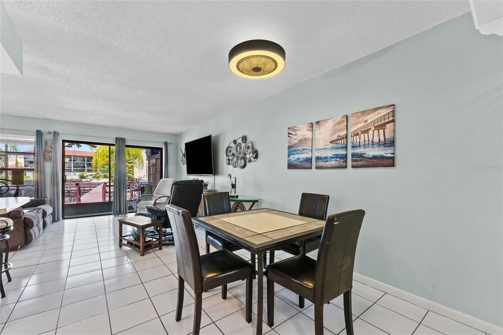 For Rent: $1,900 (1 beds, 1 baths, 755 Square Feet)