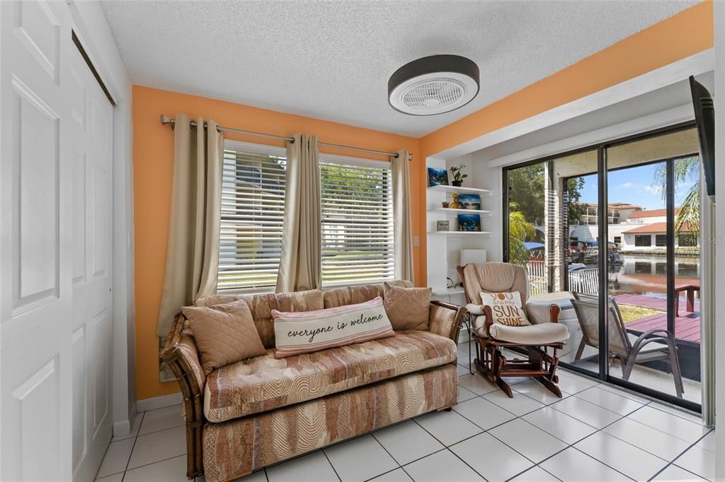 For Rent: $1,900 (1 beds, 1 baths, 755 Square Feet)