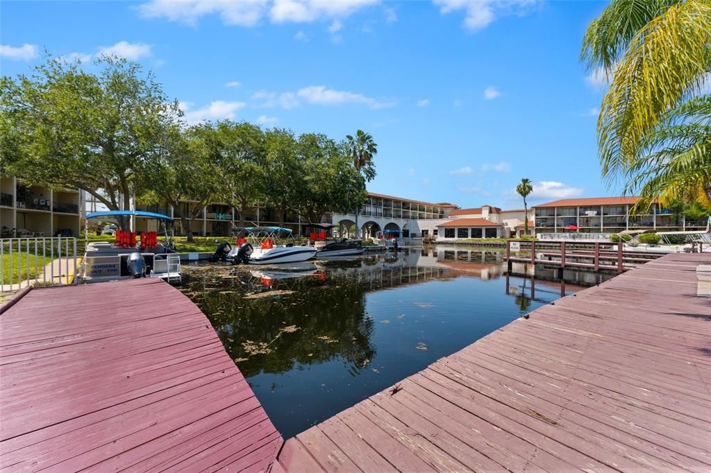 For Rent: $1,900 (1 beds, 1 baths, 755 Square Feet)