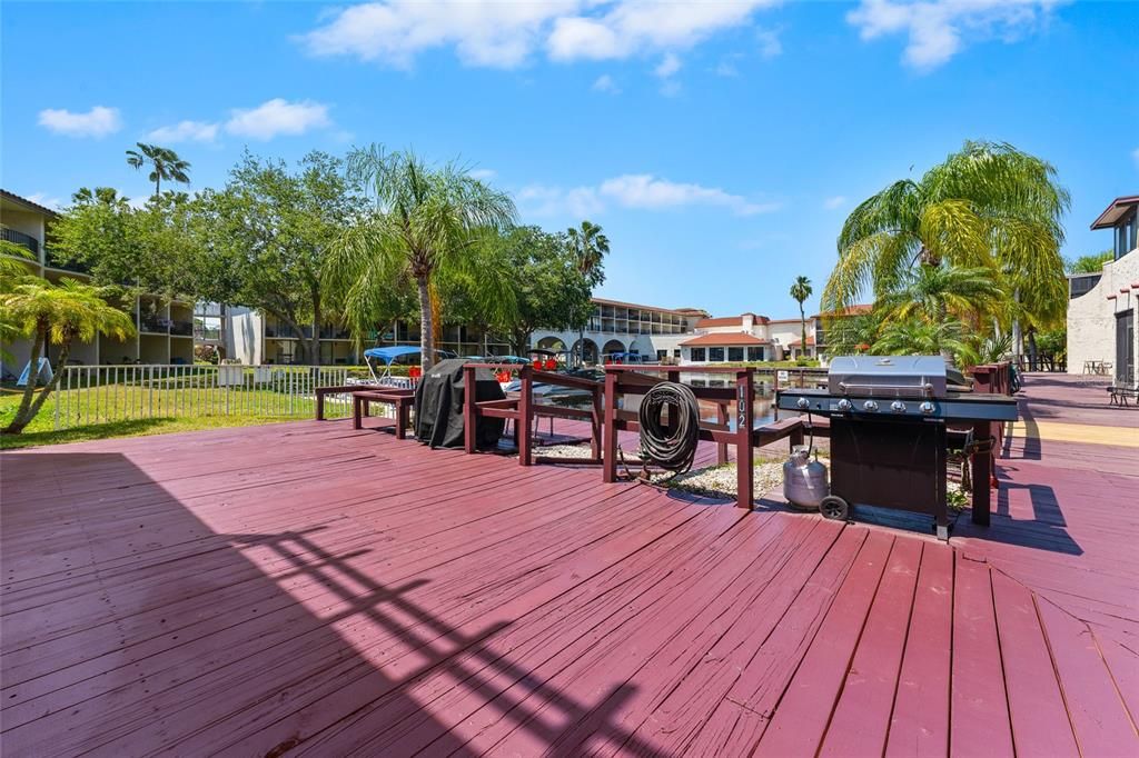 For Rent: $1,900 (1 beds, 1 baths, 755 Square Feet)