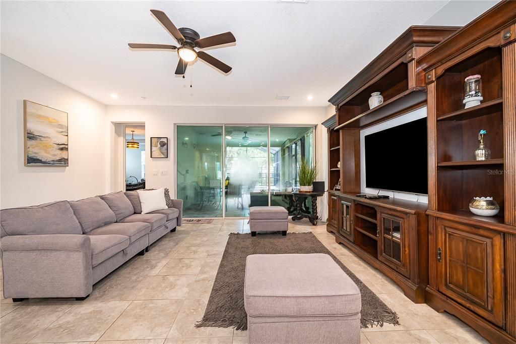 En Venta: $589,000 (7 camas, 6 baños, 3533 Pies cuadrados)
