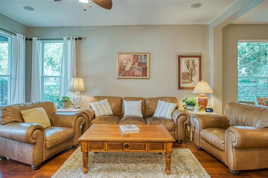 En Venta: $650,000 (5 camas, 3 baños, 3000 Pies cuadrados)