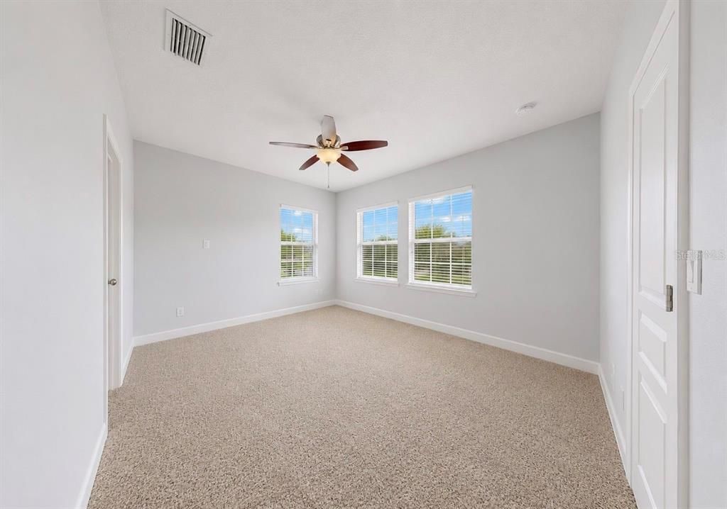 For Sale: $1,125,000 (4 beds, 3 baths, 3548 Square Feet)