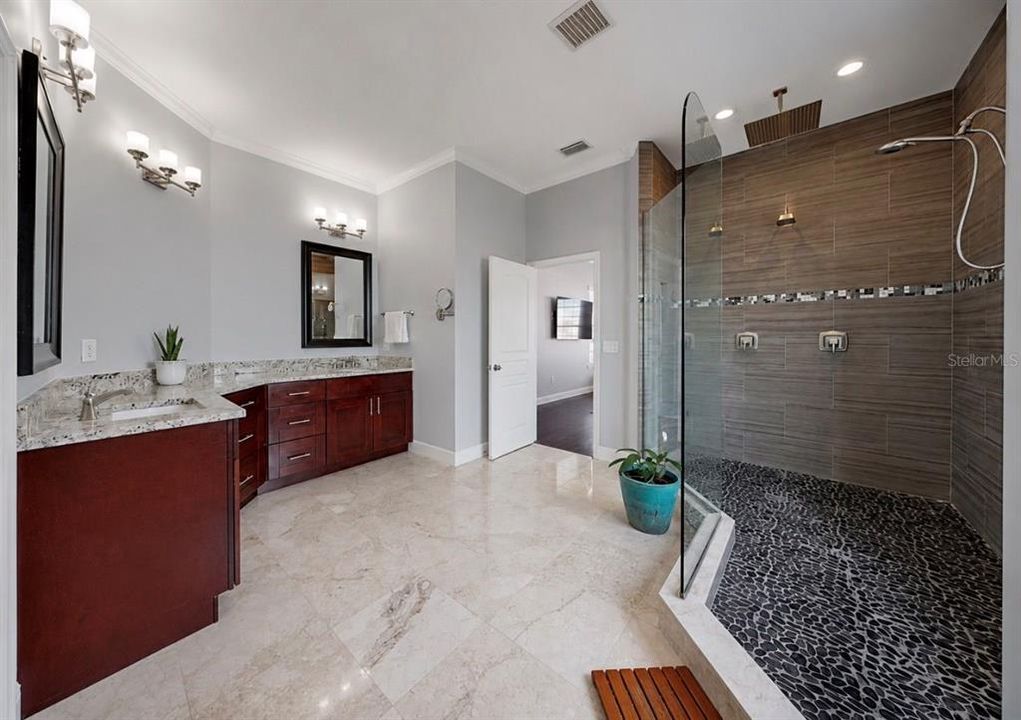 For Sale: $1,125,000 (4 beds, 3 baths, 3548 Square Feet)