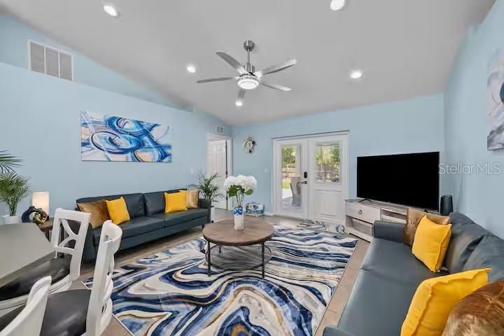 En Venta: $344,900 (3 camas, 2 baños, 1268 Pies cuadrados)