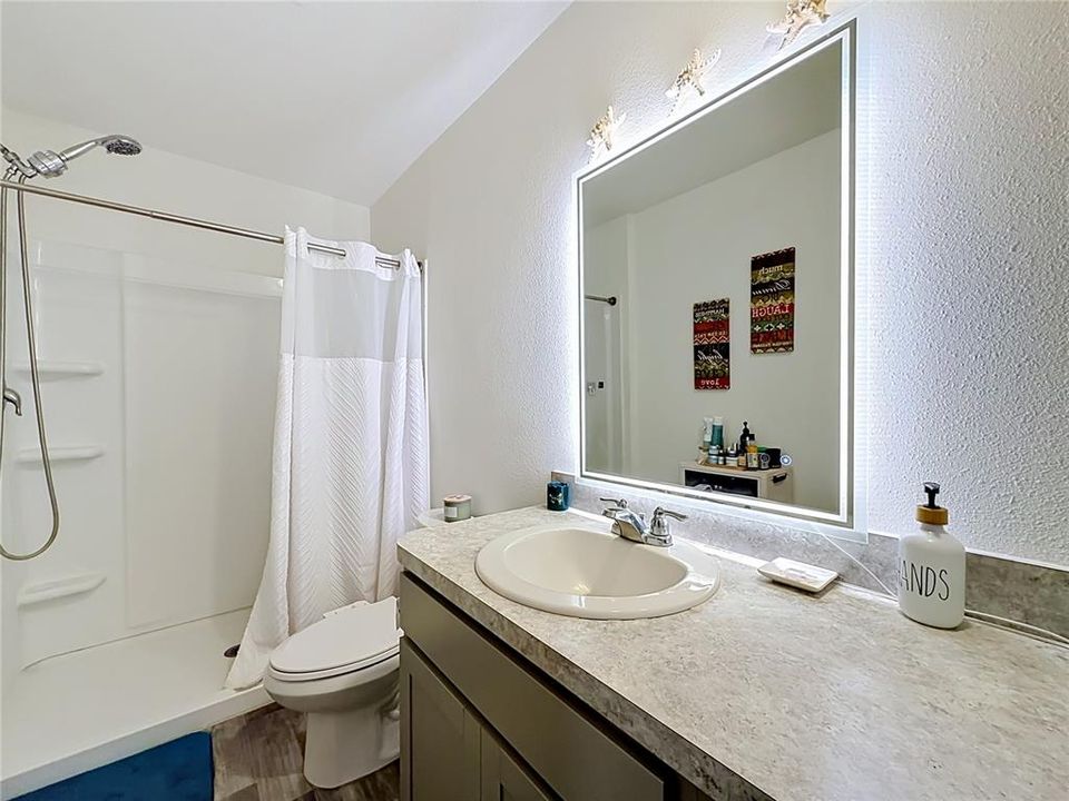 For Sale: $279,900 (3 beds, 2 baths, 1239 Square Feet)