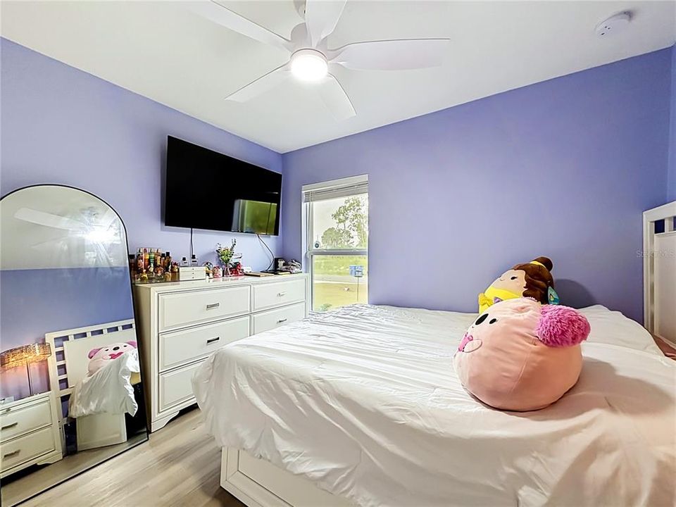 For Sale: $279,900 (3 beds, 2 baths, 1239 Square Feet)