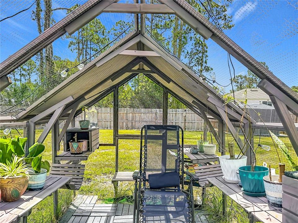 For Sale: $279,900 (3 beds, 2 baths, 1239 Square Feet)