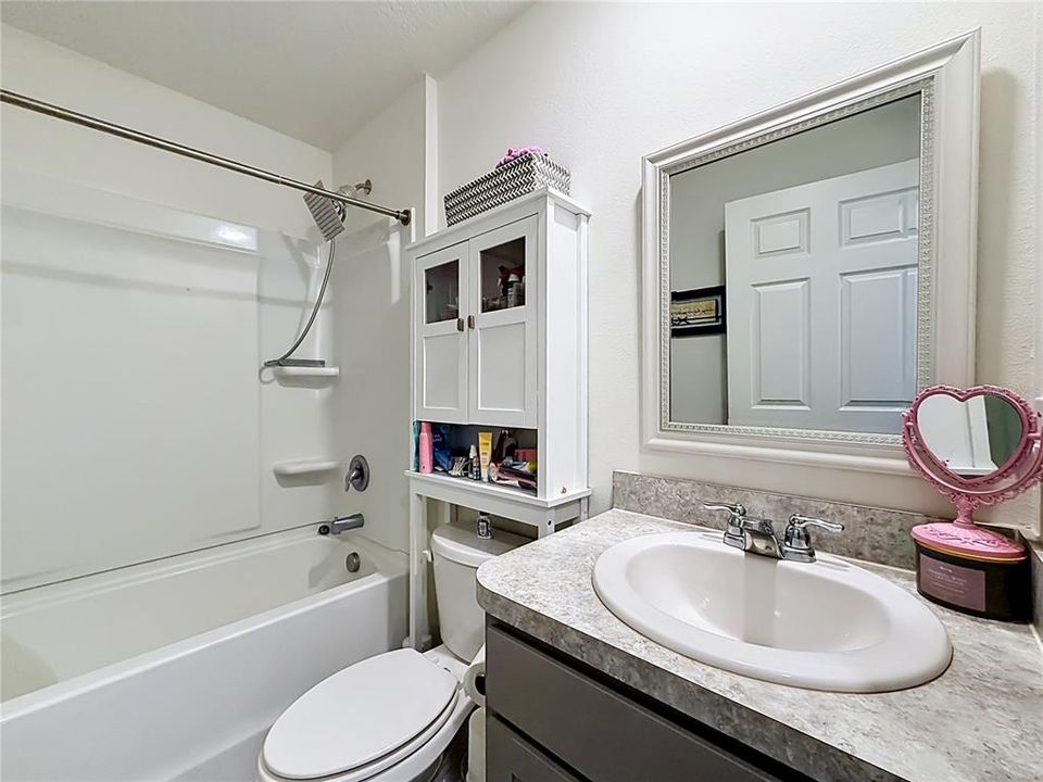For Sale: $279,900 (3 beds, 2 baths, 1239 Square Feet)