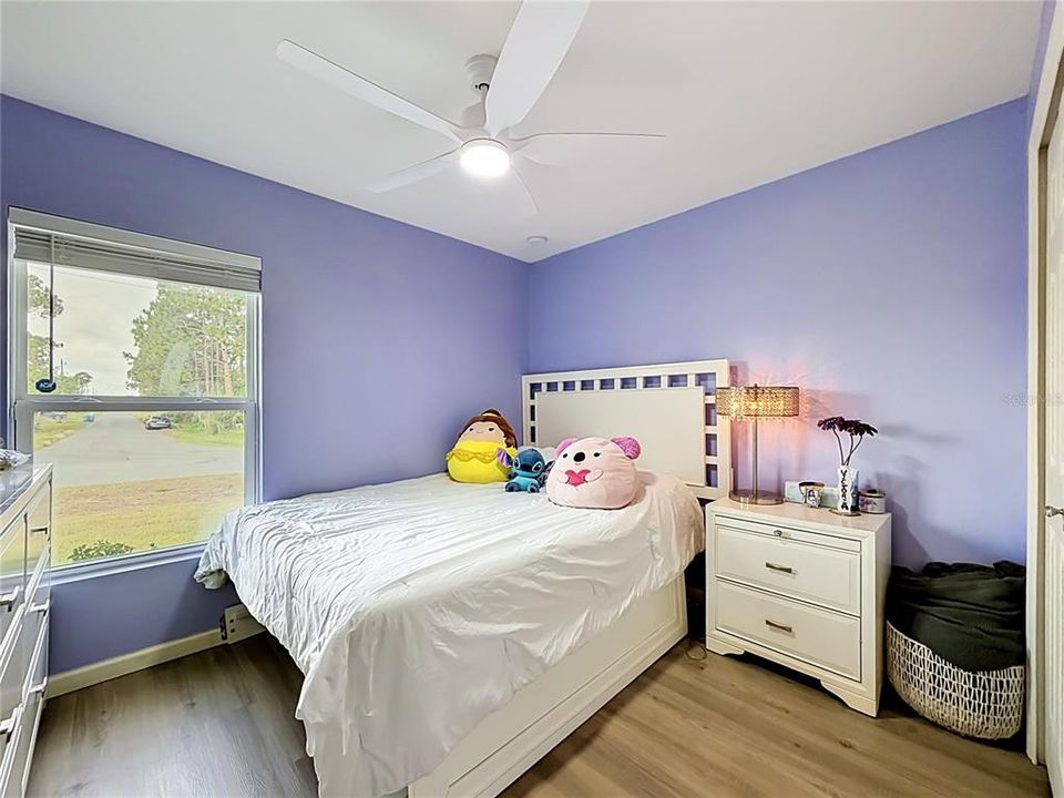 For Sale: $279,900 (3 beds, 2 baths, 1239 Square Feet)