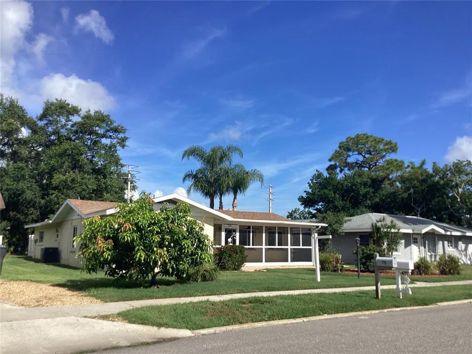 For Sale: $415,000 (3 beds, 2 baths, 1955 Square Feet)