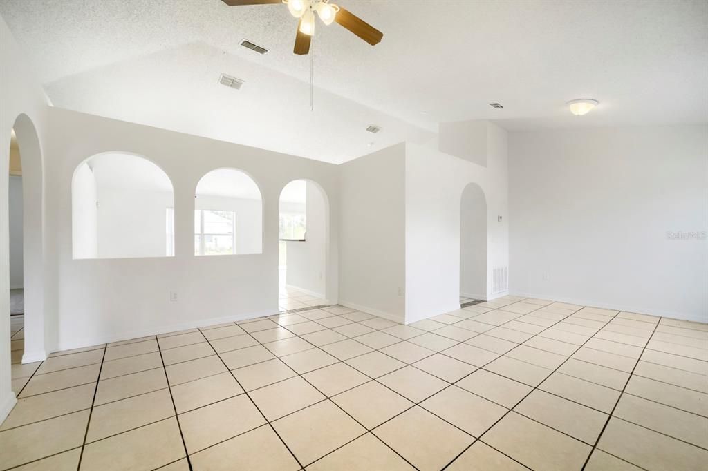 En Venta: $250,000 (3 camas, 2 baños, 1536 Pies cuadrados)