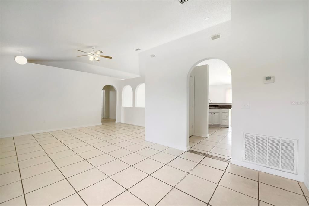 En Venta: $250,000 (3 camas, 2 baños, 1536 Pies cuadrados)