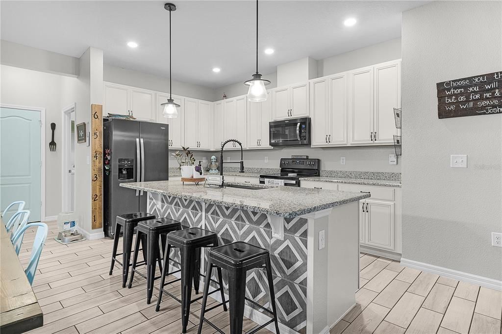 For Sale: $439,000 (4 beds, 2 baths, 2716 Square Feet)
