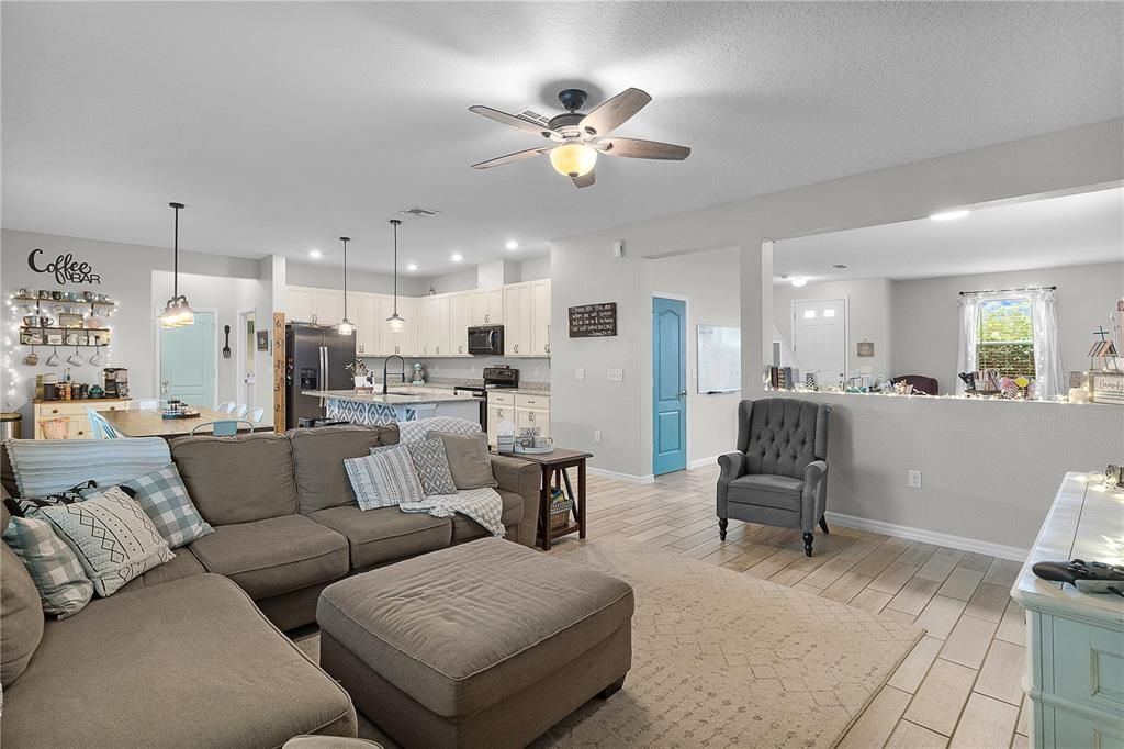 For Sale: $439,000 (4 beds, 2 baths, 2716 Square Feet)