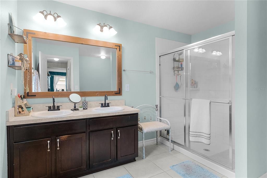 For Sale: $439,000 (4 beds, 2 baths, 2716 Square Feet)