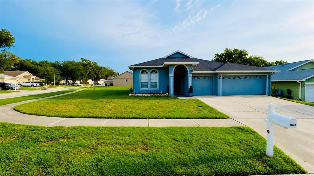 For Sale: $479,000 (4 beds, 2 baths, 2263 Square Feet)