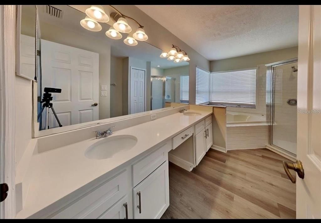 For Sale: $479,000 (4 beds, 2 baths, 2263 Square Feet)