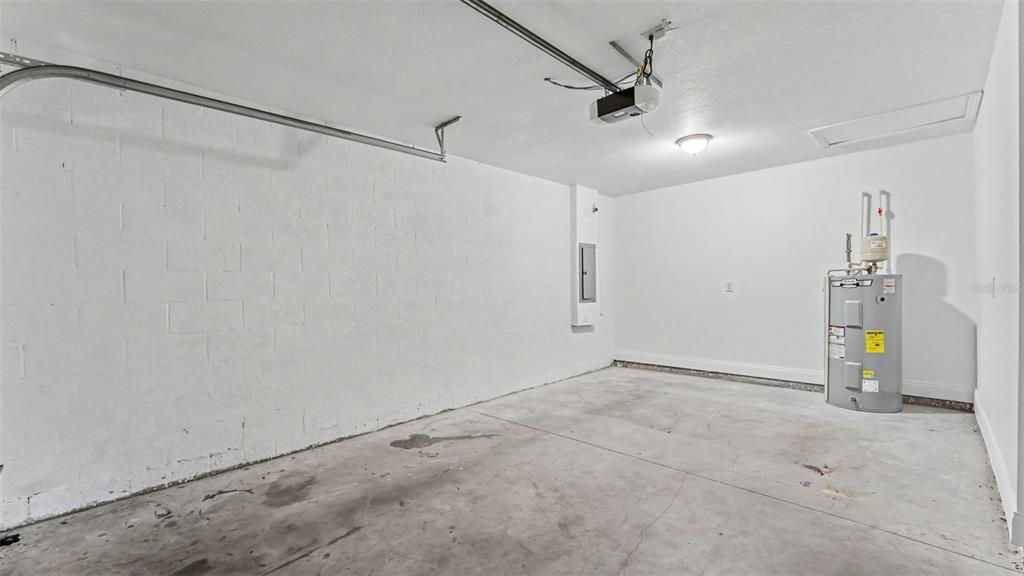 For Sale: $279,000 (3 beds, 2 baths, 1285 Square Feet)