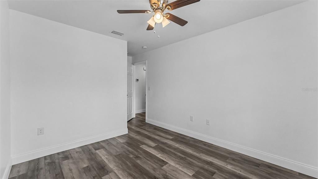 For Sale: $279,000 (3 beds, 2 baths, 1285 Square Feet)