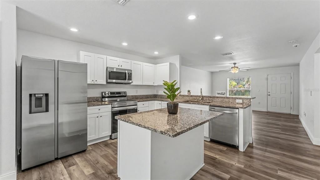 For Sale: $279,000 (3 beds, 2 baths, 1285 Square Feet)