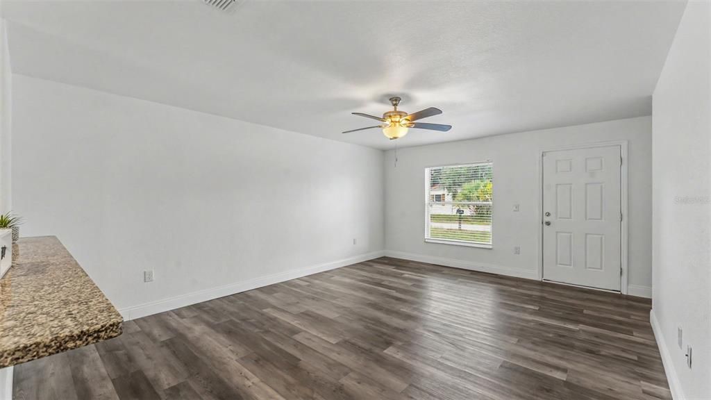 For Sale: $279,000 (3 beds, 2 baths, 1285 Square Feet)