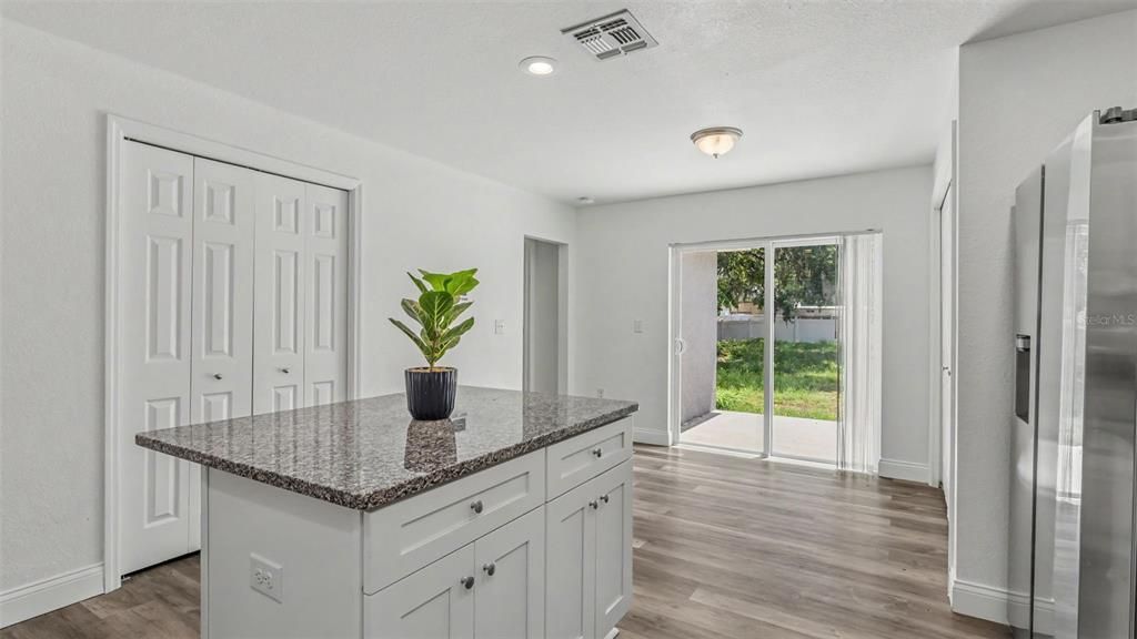 For Sale: $279,000 (3 beds, 2 baths, 1285 Square Feet)