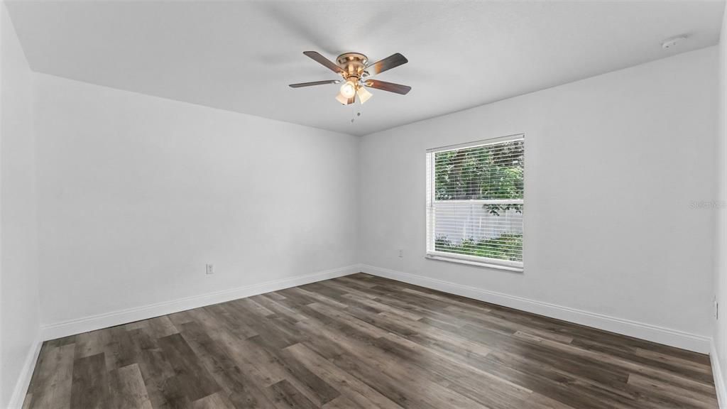 For Sale: $279,000 (3 beds, 2 baths, 1285 Square Feet)
