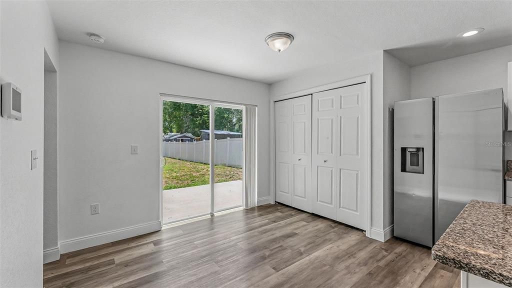 For Sale: $279,000 (3 beds, 2 baths, 1285 Square Feet)