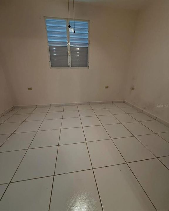 Active With Contract: $200,000 (3 beds, 2 baths, 1053 Square Feet)