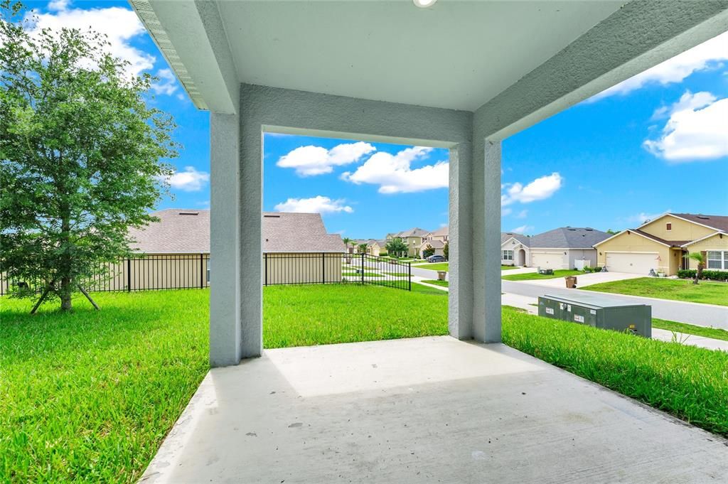 For Sale: $439,000 (4 beds, 2 baths, 2160 Square Feet)