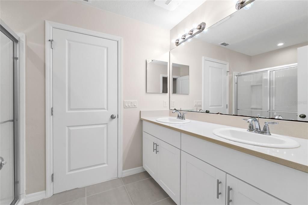 For Sale: $439,000 (4 beds, 2 baths, 2160 Square Feet)