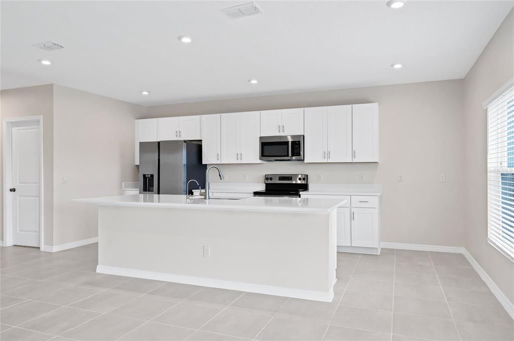 For Sale: $439,000 (4 beds, 2 baths, 2160 Square Feet)