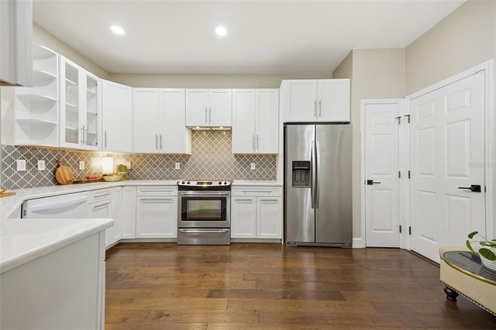 For Sale: $375,000 (2 beds, 2 baths, 1767 Square Feet)