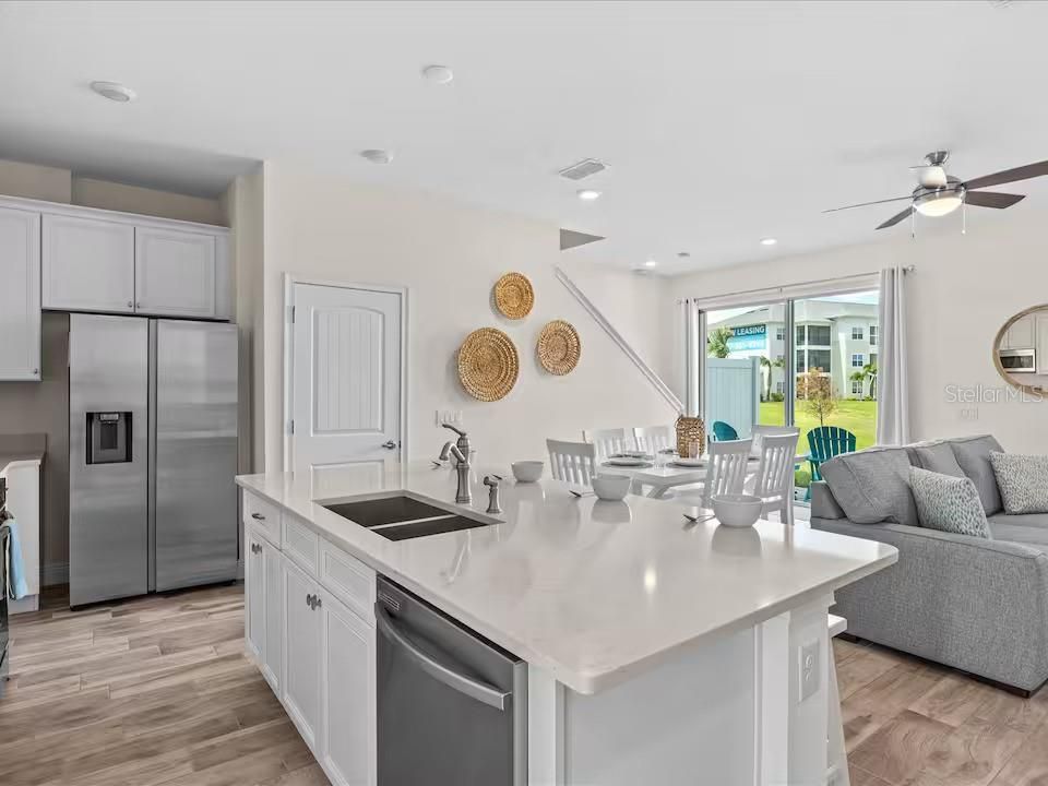 В аренду: $3,100 (2 спален, 2 ванн, 1380 Квадратных фут)