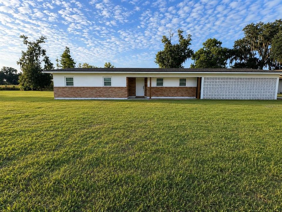 For Sale: $475,000 (4 beds, 2 baths, 1963 Square Feet)