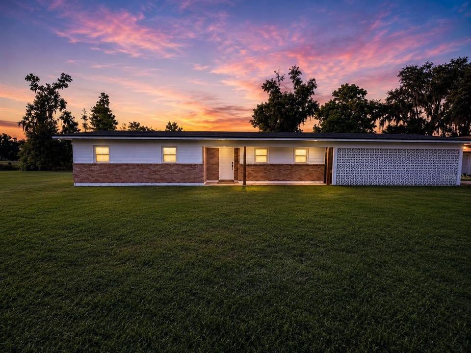 For Sale: $475,000 (4 beds, 2 baths, 1963 Square Feet)