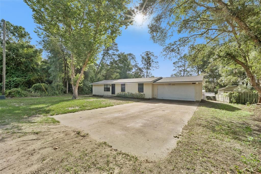 For Sale: $225,000 (3 beds, 2 baths, 1188 Square Feet)