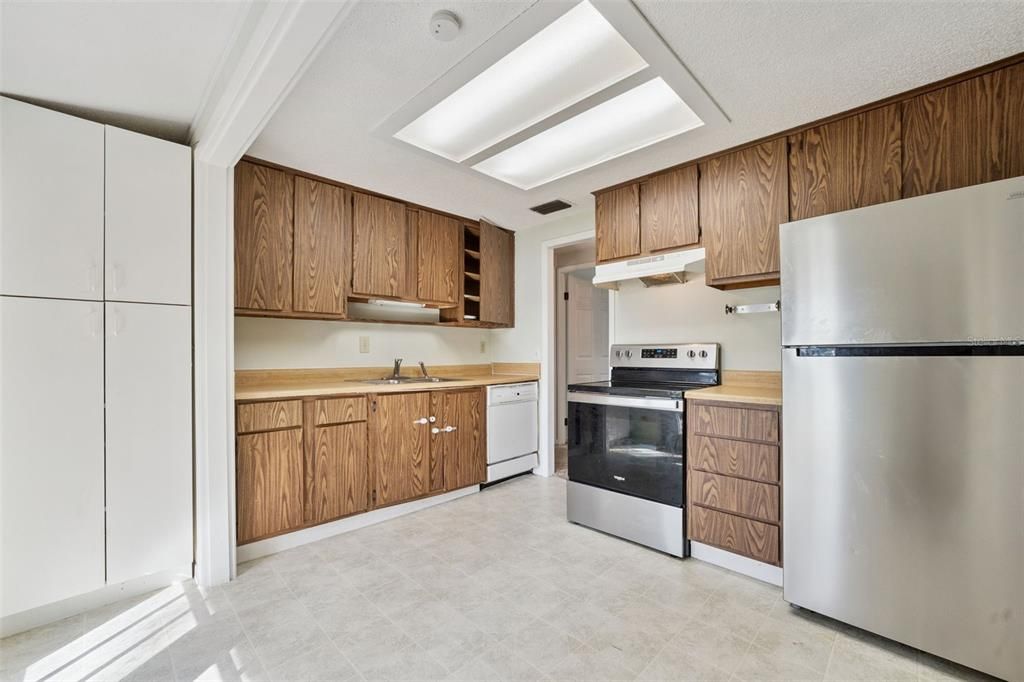 For Sale: $225,000 (3 beds, 2 baths, 1188 Square Feet)