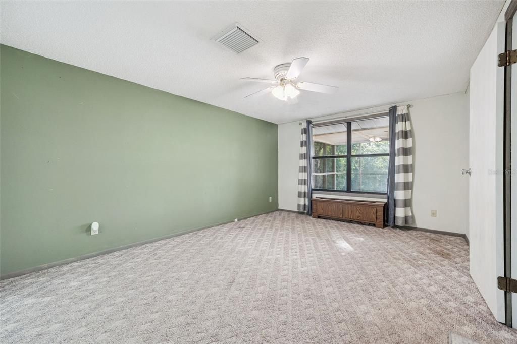 For Sale: $225,000 (3 beds, 2 baths, 1188 Square Feet)
