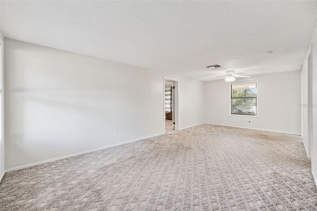 For Sale: $225,000 (3 beds, 2 baths, 1188 Square Feet)