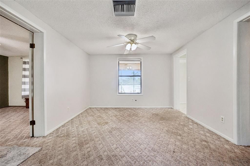 For Sale: $225,000 (3 beds, 2 baths, 1188 Square Feet)