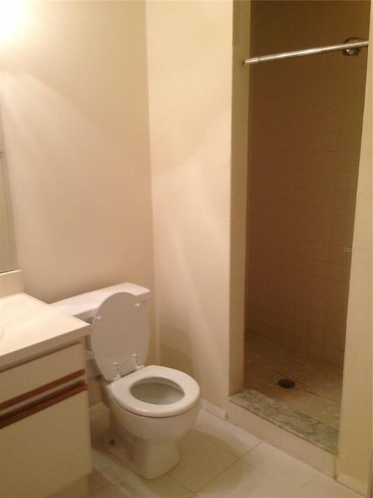 For Rent: $1,600 (2 beds, 2 baths, 915 Square Feet)