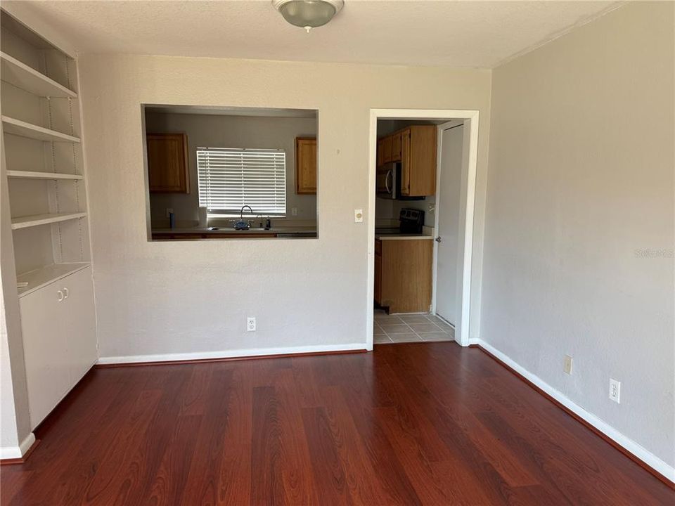 For Sale: $295,000 (3 beds, 2 baths, 1248 Square Feet)