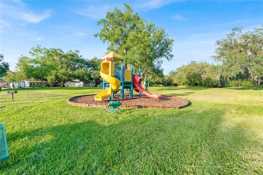 For Sale: $295,000 (3 beds, 2 baths, 1248 Square Feet)