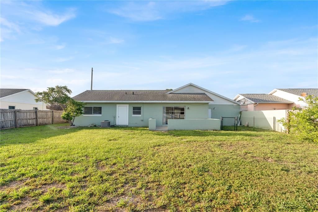 For Sale: $295,000 (3 beds, 2 baths, 1248 Square Feet)